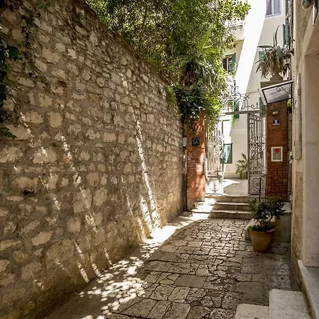 Vila Palace *